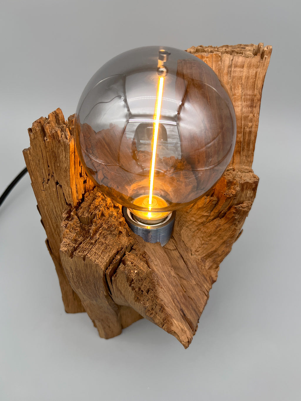 Nachttischlampe aus Hof zu Wil Eiche (Bruchholz)