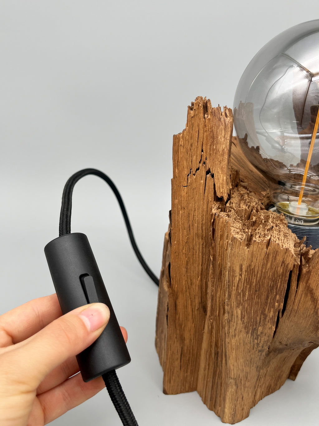 Nachttischlampe aus Hof zu Wil Eiche (Bruchholz)