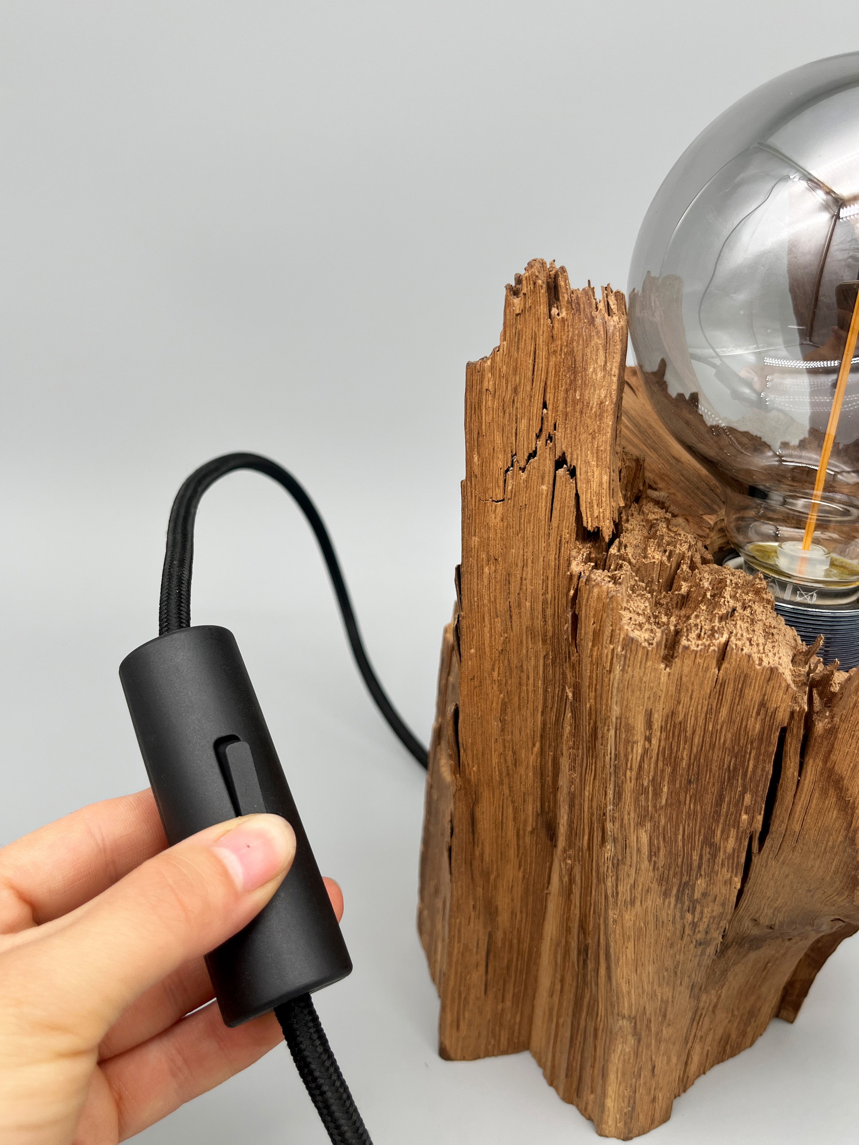 Nachttischlampe aus Hof zu Wil Eiche (Bruchholz)