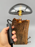 Nachttischlampe aus Hof zu Wil Eiche mit Pilz-Glühbirne