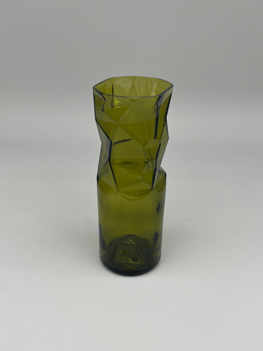 Allrounder Glas – Kantige Weinflasche