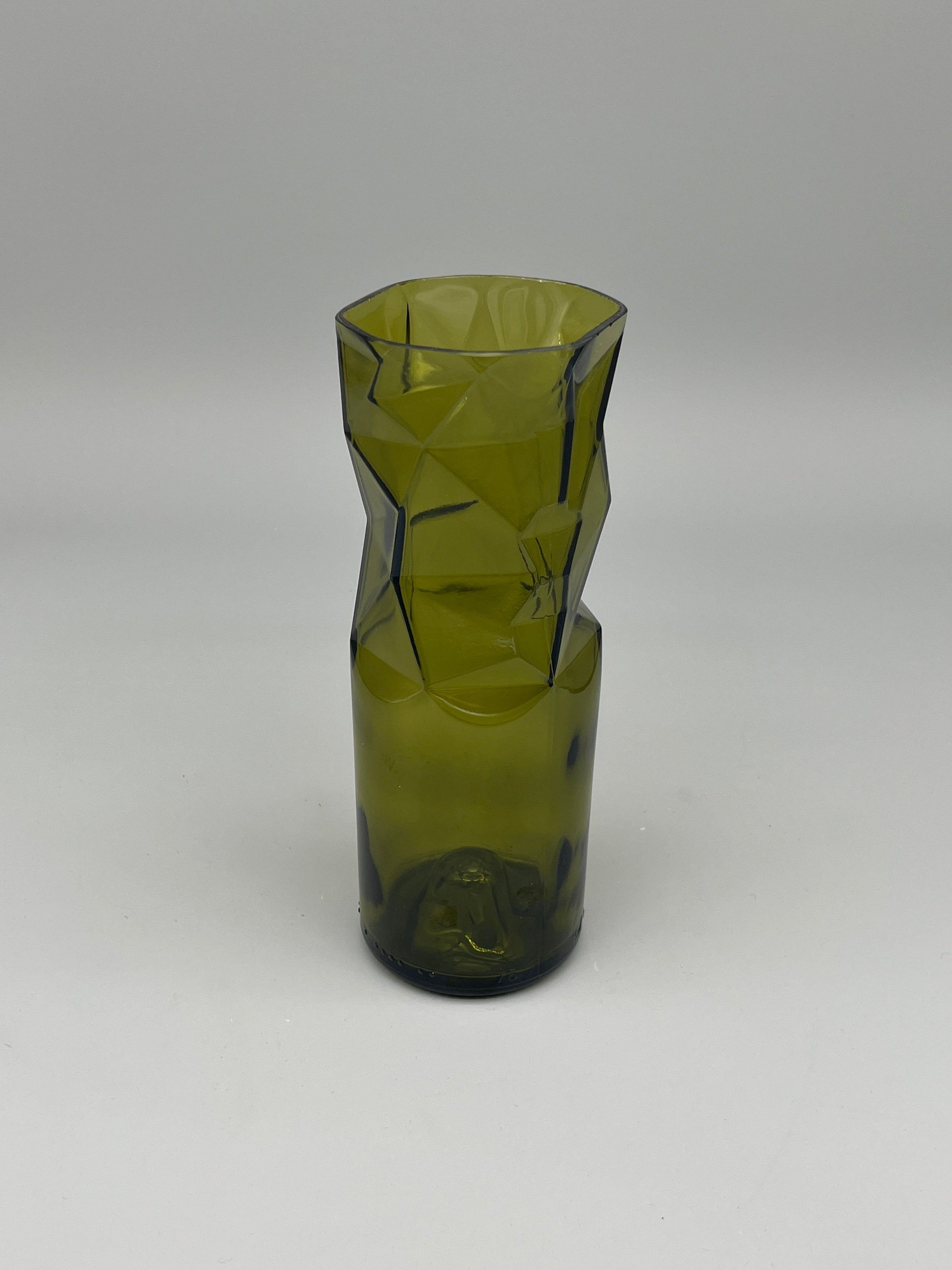 Allrounder Glas – Kantige Weinflasche