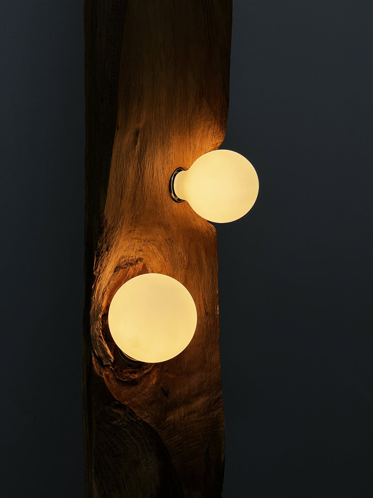 Stehlampe – Wandschwelle aus der Nordseite des Hof zu Wil