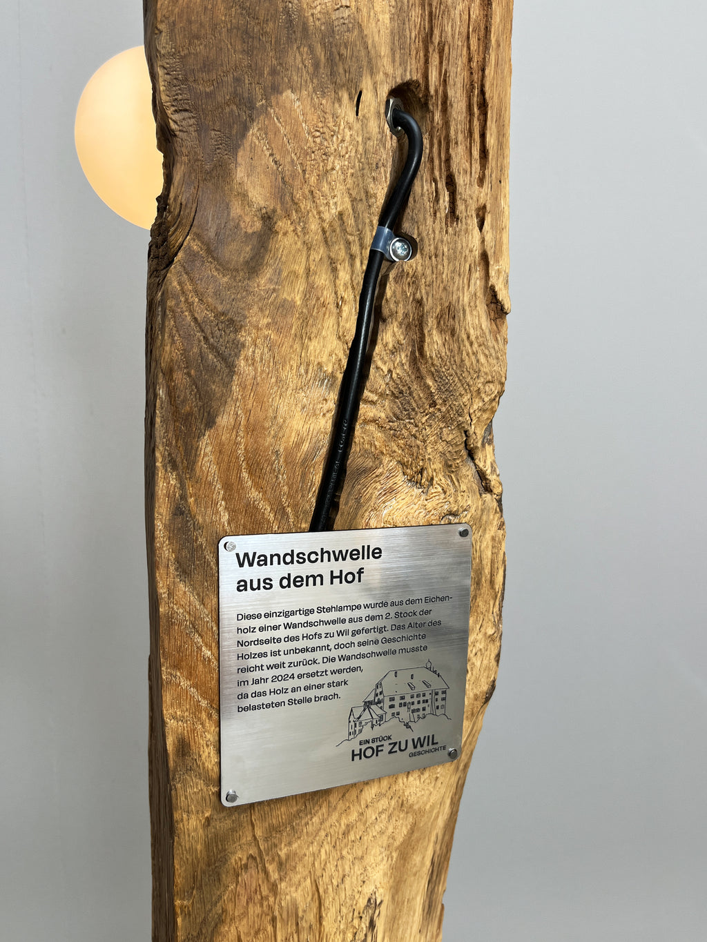 Stehlampe – Wandschwelle aus der Nordseite des Hof zu Wil