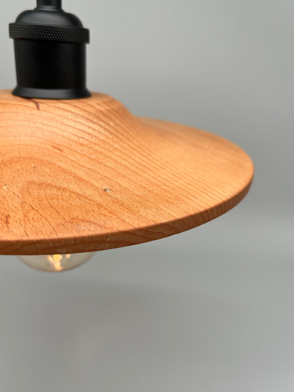 Glühwürmli – Holz Lampenschirm, Buche aus Treppenstufe