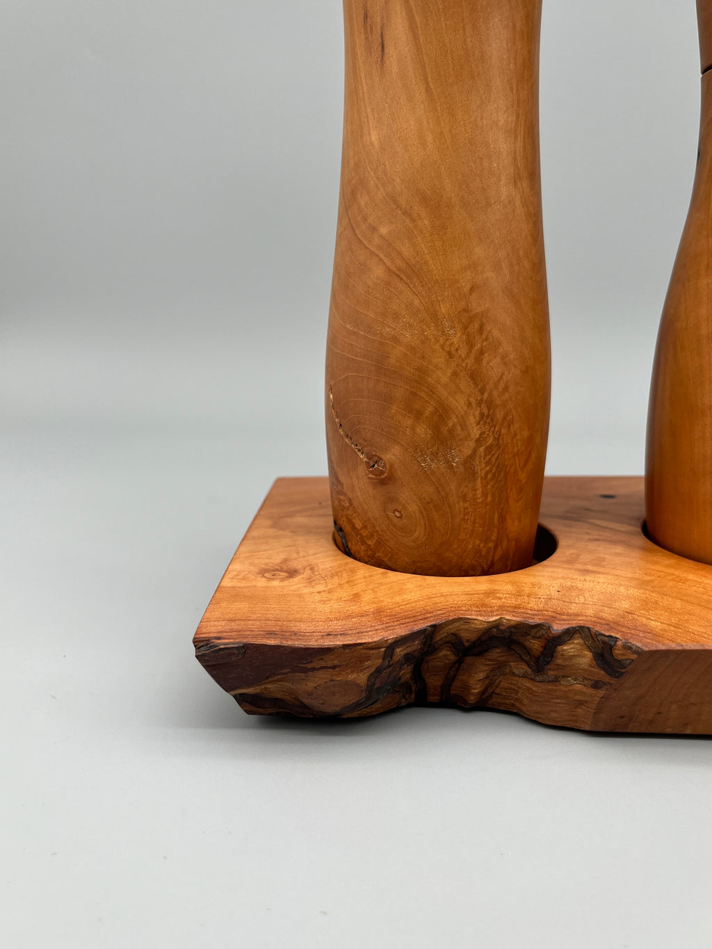 Pfeffer- und Salzmühle Set mit Brettli – Weissdorn