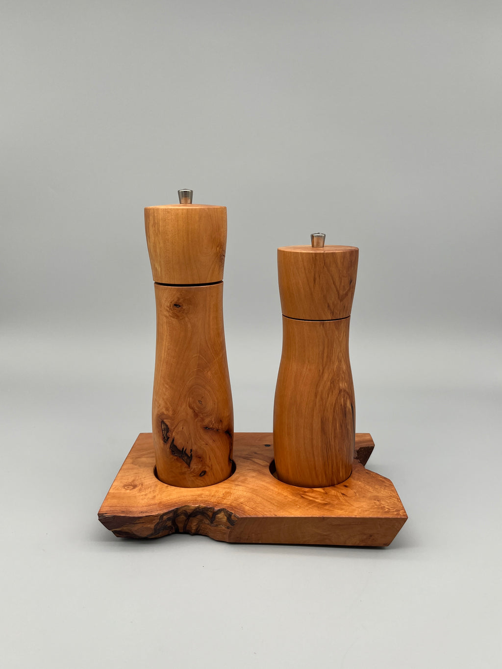 Pfeffer- und Salzmühle Set mit Brettli – Weissdorn