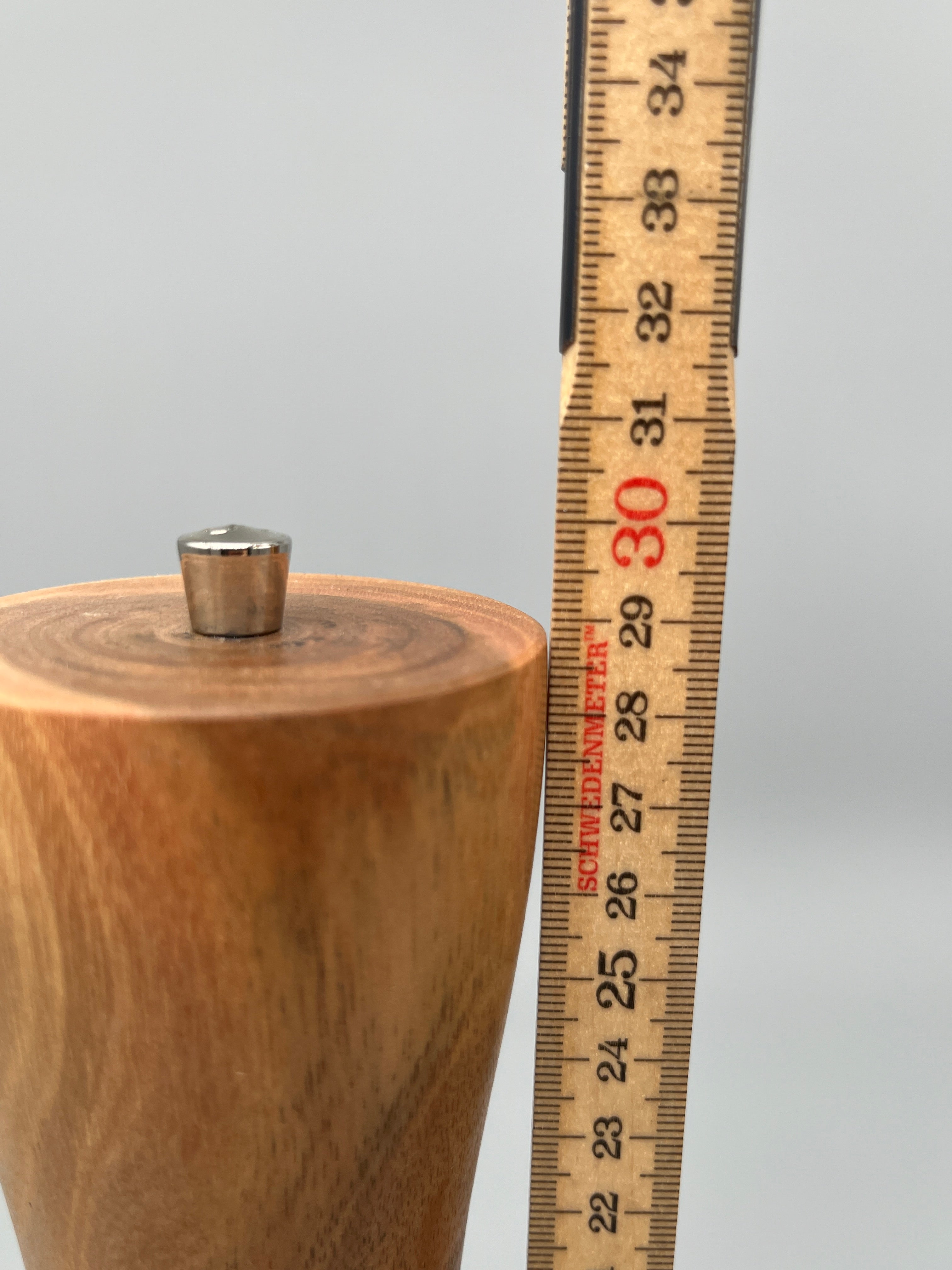 Pfeffer- und Salzmühle Set mit Brettli – Nussbaum
