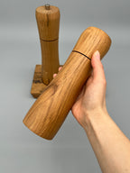 Pfeffer- und Salzmühle Set mit Brettli – Eiche