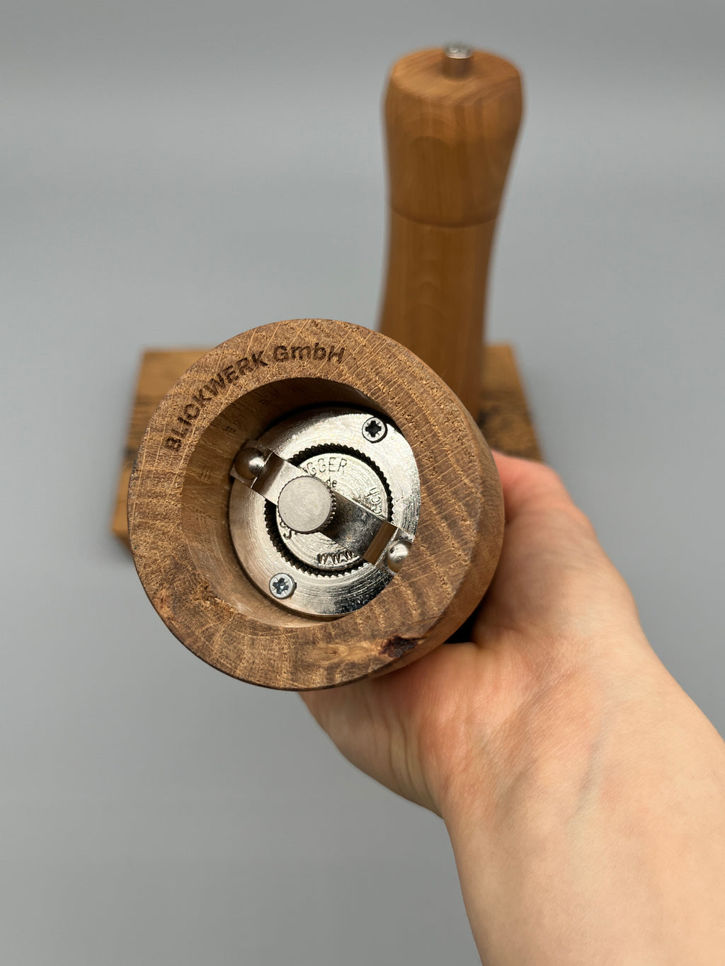 Pfeffer- und Salzmühle Set mit Brettli – Eiche
