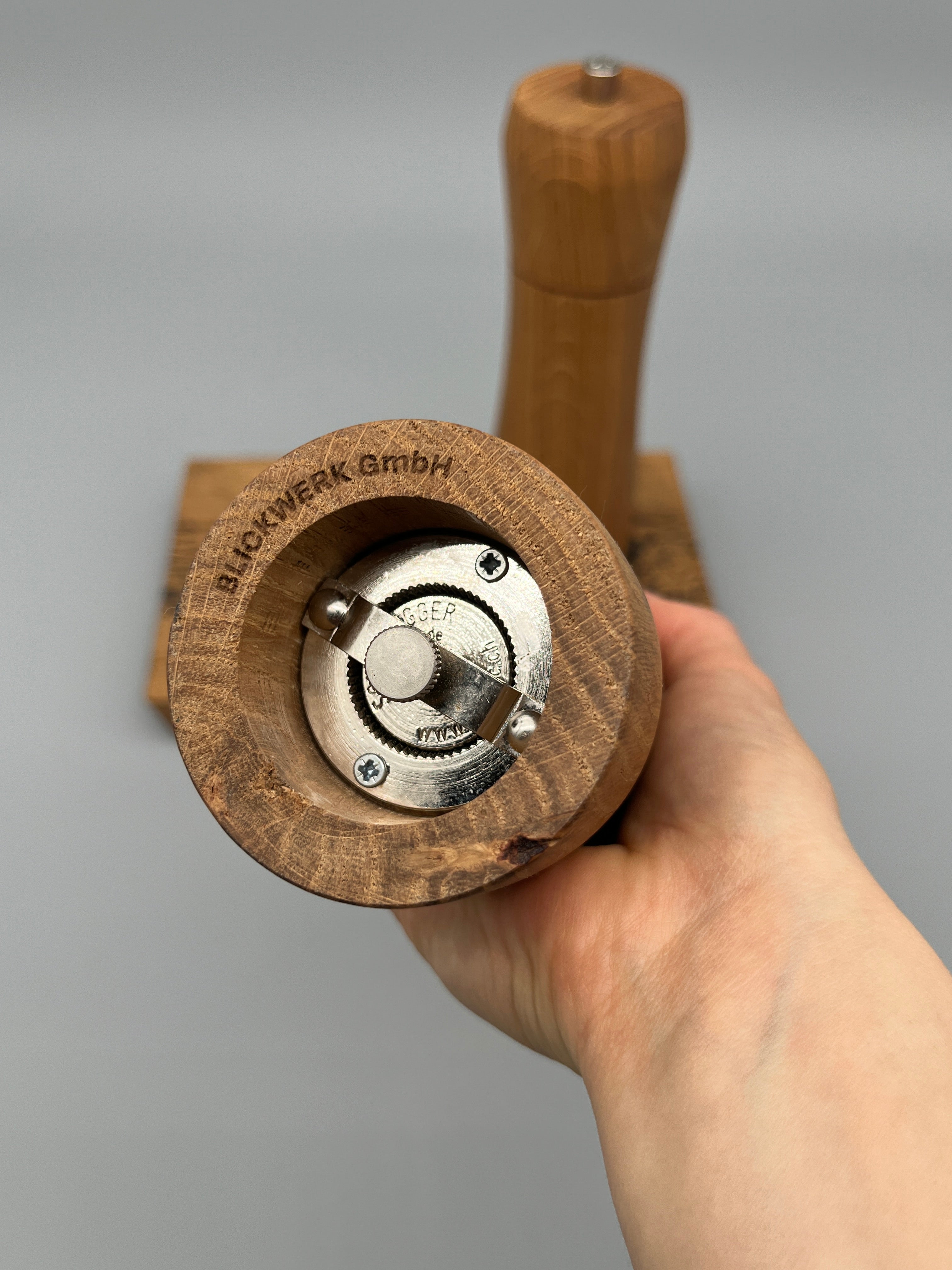 Pfeffer- und Salzmühle Set mit Brettli – Eiche