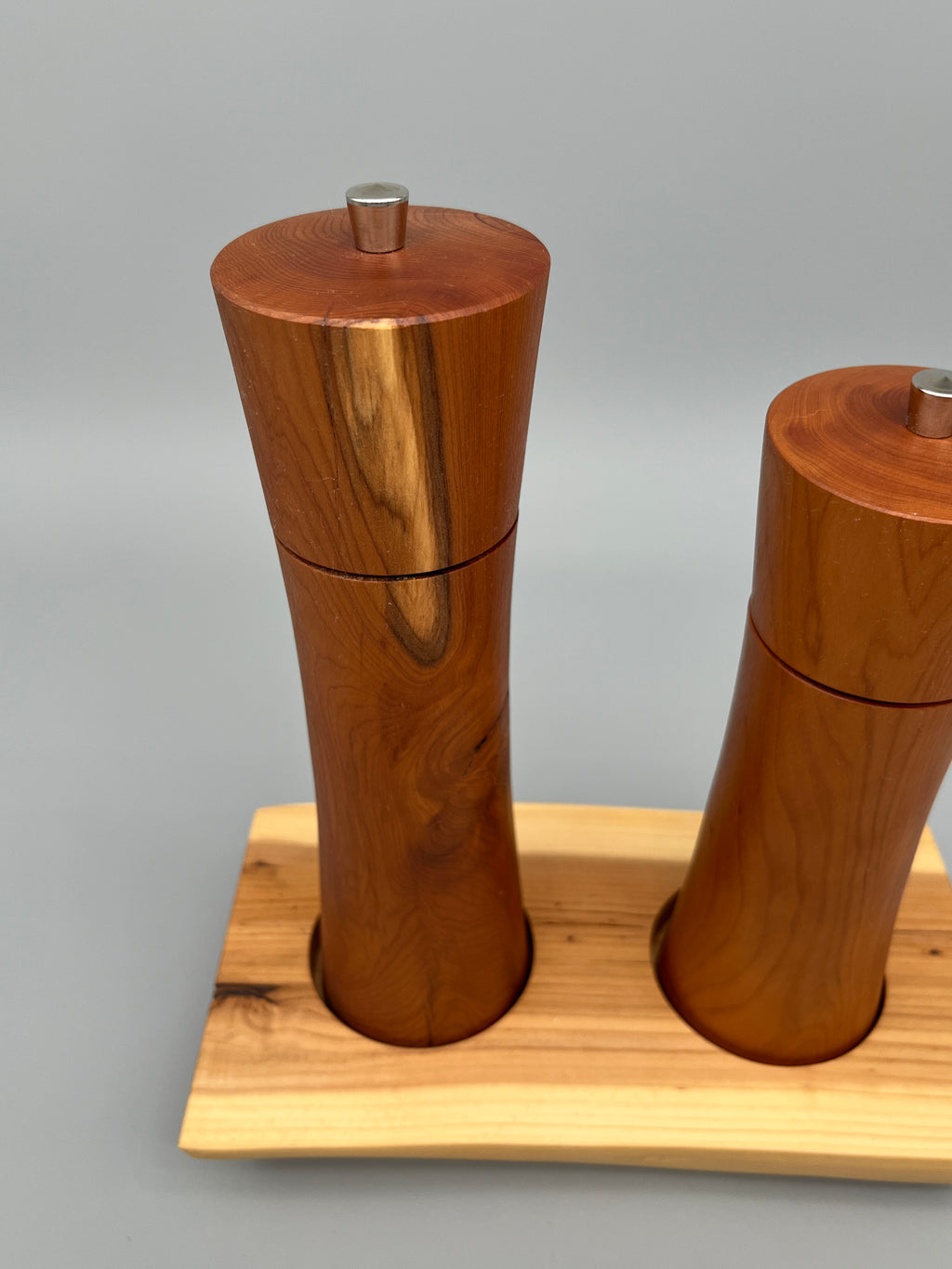 Pfeffer- und Salzmühle Set mit Brettli – Eibe