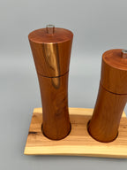 Pfeffer- und Salzmühle Set mit Brettli – Eibe
